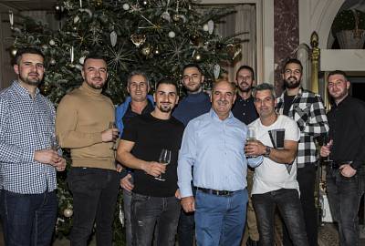 Ein Teil des Teams der BS Zeier AG an der Weihnachtsfeier 2019 im Hotel Schweizerhof